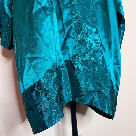 Victoria’s Secret gold label emerald green robe - Picture 6 of 7